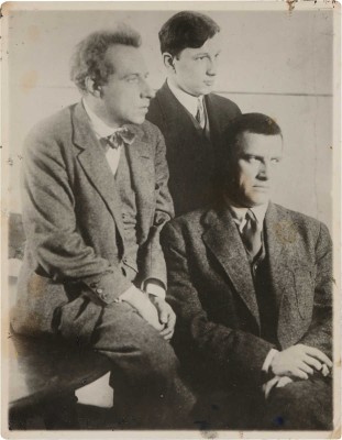 Фотография «В.Э. Мейрехольд, Я.Р. Эрдман, В.В. Маяковский».